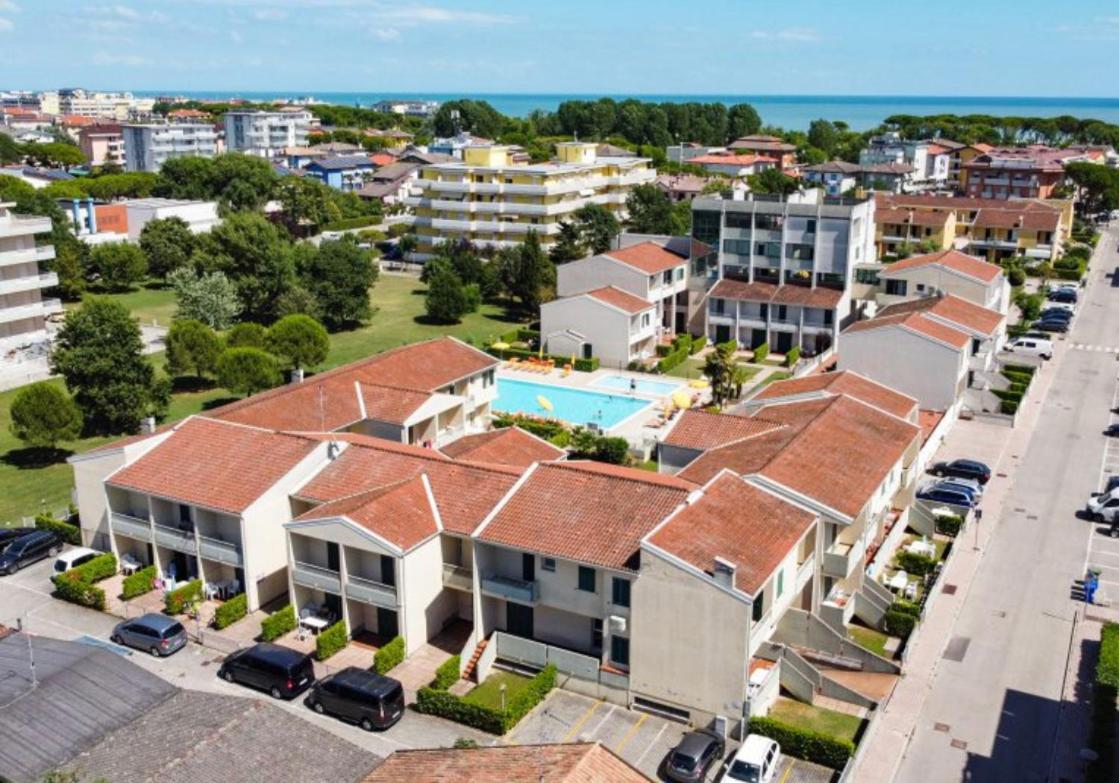 Apartment Caorle De Lux Swimming Pool, Parking, Garden Exterior photo